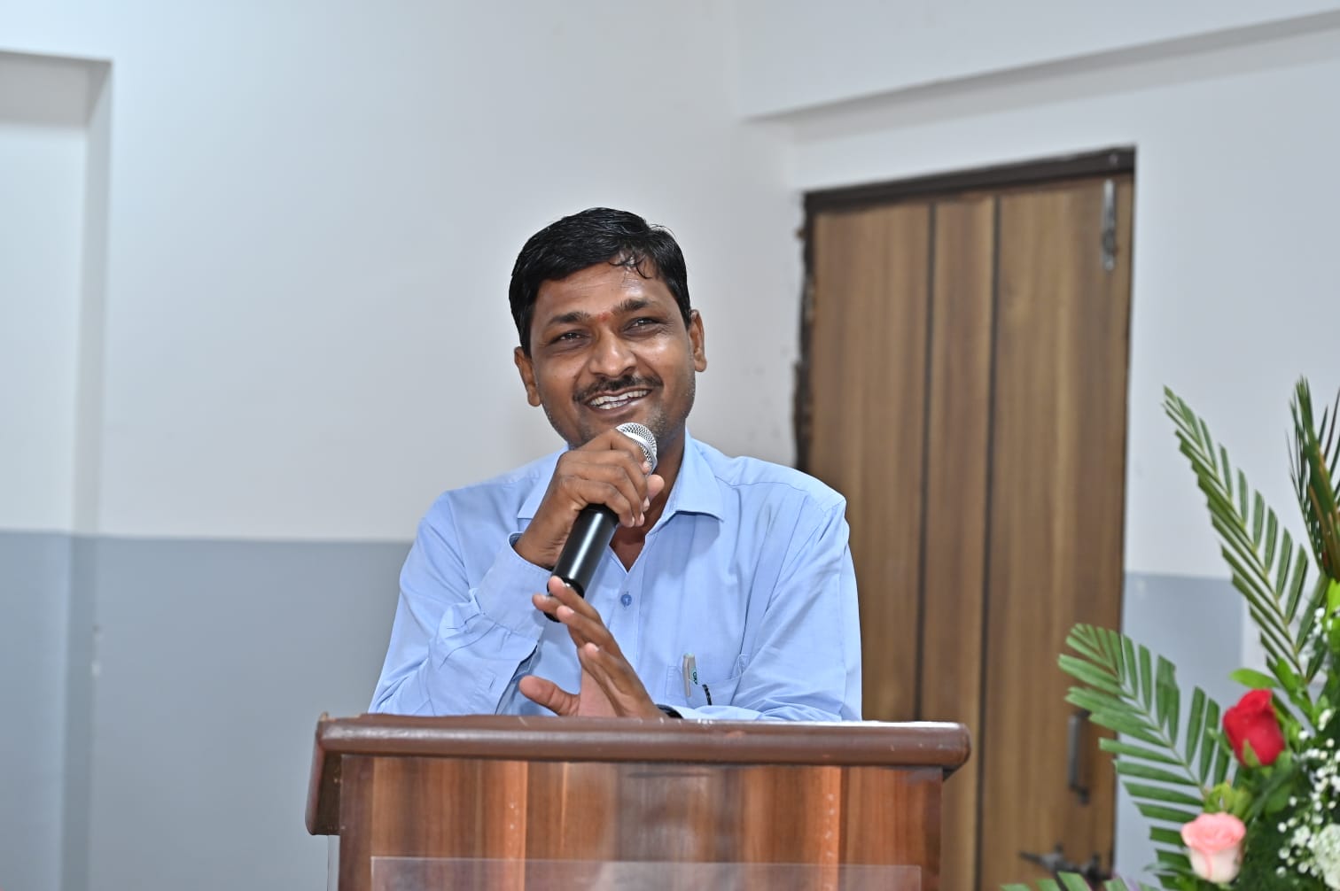 मातीकामगार ते विद्यावाचस्पती(पी.एच.डी) :-एक संघर्षमय जीवनप्रवास