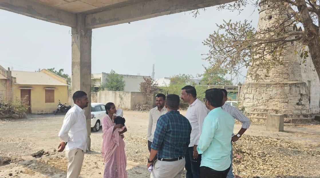 ग्रामविकास मंत्री  जयकुमार गोरे यांच्या माध्यमातून म्हसवड शहराराला भरघोस निधी, विविध विकासकामे सुरू. नगराध्यक्ष पुजा वीरकर यांचेकडून कामाची पाहणी.