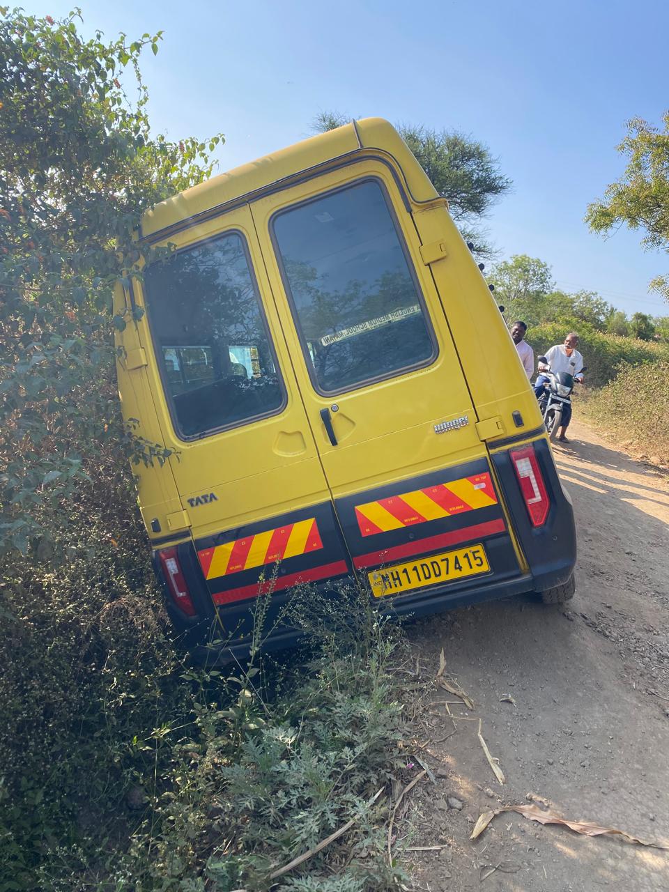 पडळ ते पाटीलवस्ती,मधला वाडा आणि माळवे वस्ती जोडणारा मुख्य रस्ता धोकादायक-संबंधितांनी दखल घ्यावी,युवकांची मागणी