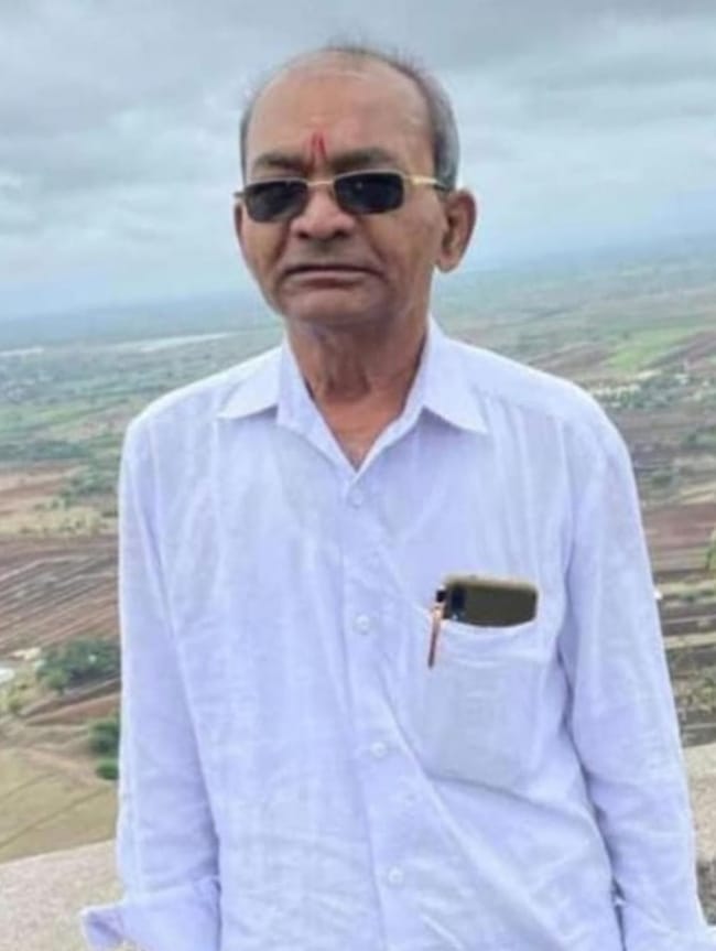 मायणी अर्बन बँकेचे उपाध्यक्ष शेखर महामने यांचे अल्पशा आजाराने निधन