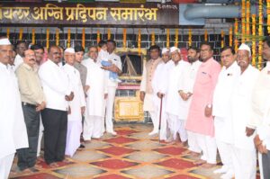 श्री विठ्ठलसाई सहकारी साखर कारखान्याचा बॉयलर अग्निप्रदीपन व गळीत हंगाम शुभारंभ चेअरमन आ. बसवराजजी पाटील यांच्या हस्ते संपन्न